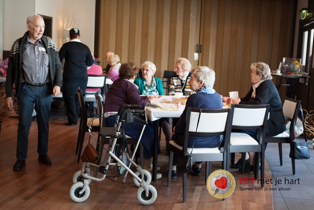 20150322 frans versteden fotografie - tilburginbeeld FRVE0746.jpg - eet met je hart lunch en creatieve workshop paastakken maken
